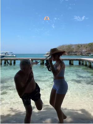 A post by @marianyyaaa on TikTok caption: Viajar con mi papito es de mis sueños cumplidos más importantes y el testimonio de que Dios restaura y hace posible ABSOLUTAMENTE TODO ❤️✨  #fyp 