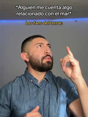 A post by @jasonthores on TikTok caption: Los fans del terror y yo cuando suena: #misterio #humor #talasofobia #fobiaalmar 