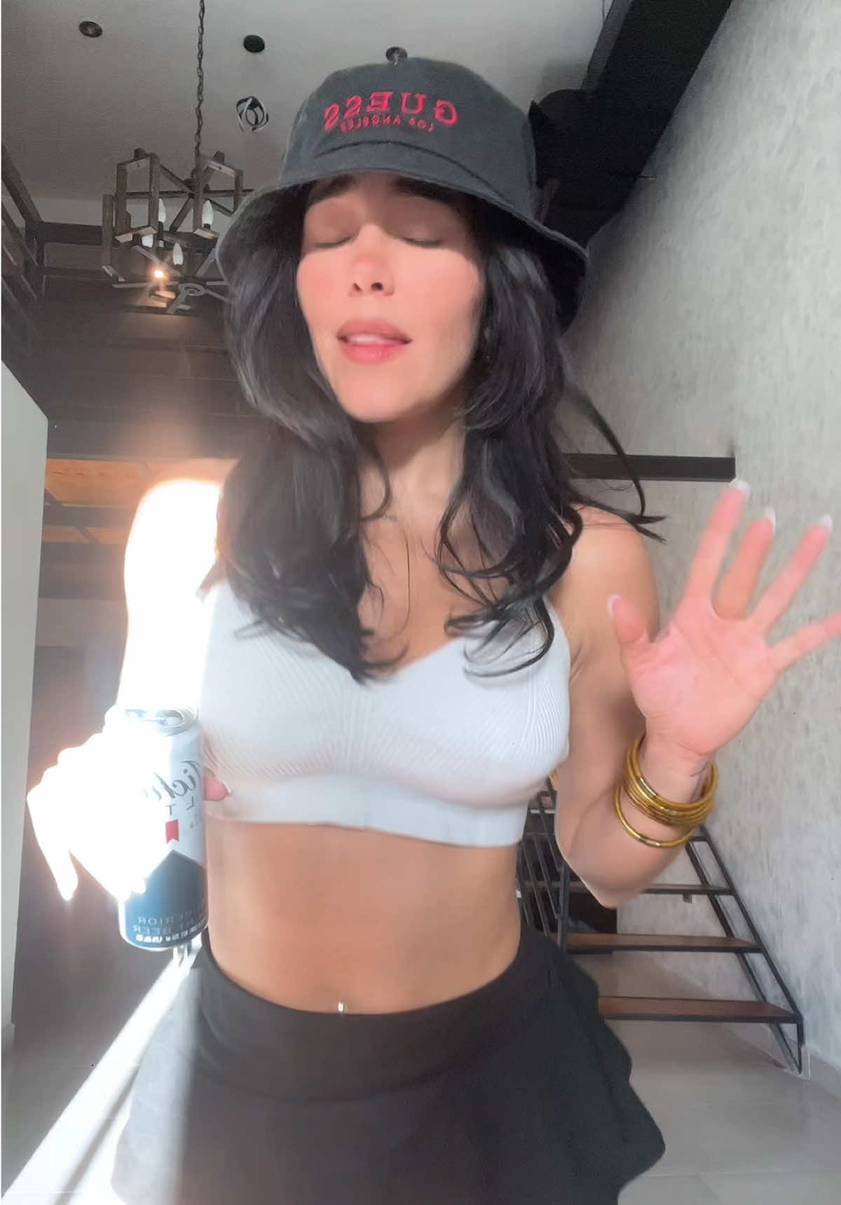 A post by @amaliamdz on TikTok caption: Sábadingo 😝🤚🏻