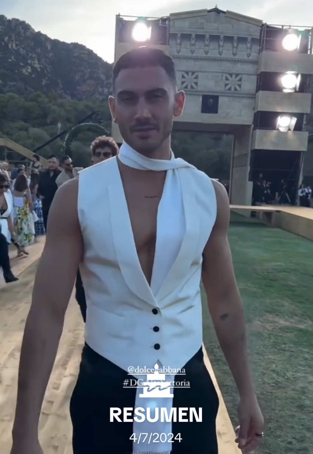 A post by @alexspeitzer_ on TikTok caption: #fyp #tik_tok #vibes #boy #corridos #mexico #foryoupage #marcaregistrada #mexico🇲🇽 #regionalmexicano #tiktok_india #tiktoker #tbt #tbtiktok #fashion @Grupo Marca Registrada @Clave Privada 