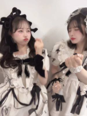 A post by @__matsumotokaren on TikTok caption: LARME🤍　　　　　　　　　　　　　　　　　　　　　　　　　　#かがみ #larme #fruitszipper #ふるっぱー #松本かれん #鎮西寿々歌 