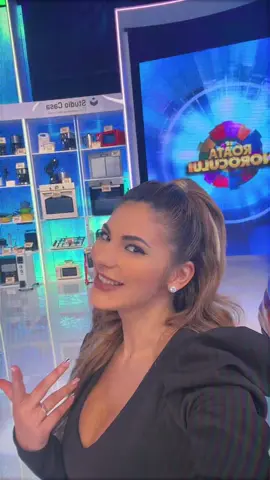 A post by @mihaelahoma on TikTok caption: La Roata Norocului nu ai cum sa te plictisești🤭 Daca nu m-ați urmărit aseara,acum găsiți emisiunea completa pe YouTube!💙 #emisiunitv #kanald #mihaelacasaiubirii #roatanorocului #bursucu #anamariabarnoschi #foryou #realityshow 