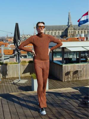 A post by @bramkriktok on TikTok caption: Weer een ode een favoriete internetvideo 😂😂 #maan #koningsdag #bramkriktok 