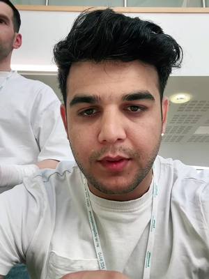 A post by @nawidsamadi_07 on TikTok caption: #nawid07 شما هم دوستا حاضر آستین ری بتین 😂
