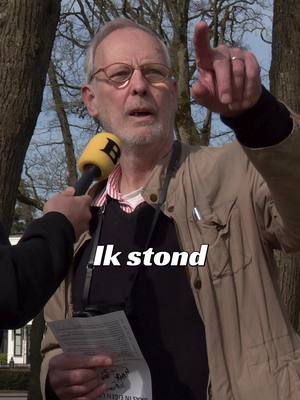 A post by @officialbenderbij on TikTok caption: Is asiel zoeken hetzelfde als op vakantie gaan?🐝
