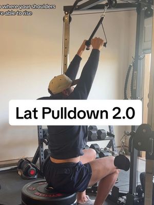 A post by @lostandlifting on TikTok caption: #greenscreenvideo Lat pulldown 2.0 #backday #backworkout #latpulldown 