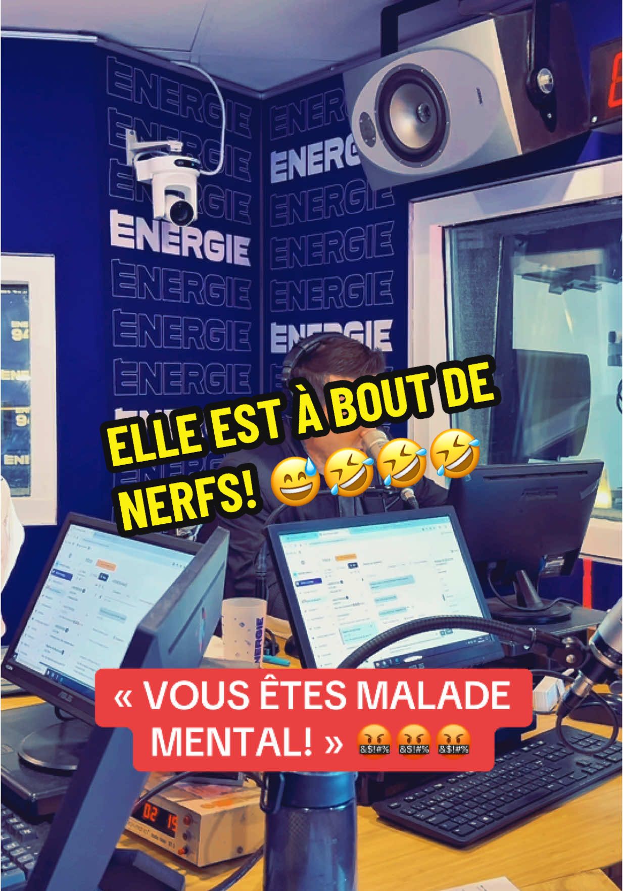A post by @sebtrudelradio on TikTok caption: Coup Simon en télé-travail! 🤣 #Prank #coup #Radio #quebecois #drole #Humour #insolence #montreal #energie #pourtoi  #Foryou #Blagues #blague #NRJ  #insolence #fyp #qc #podcastqc #quebectok #tiktokquebec #quebectiktok 