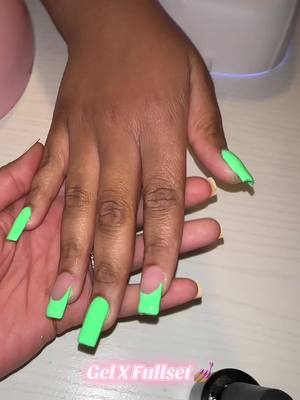 A post by @simplychantel2.0 on TikTok caption: Behind the scenes of a full set with minimum design 🤍🤍