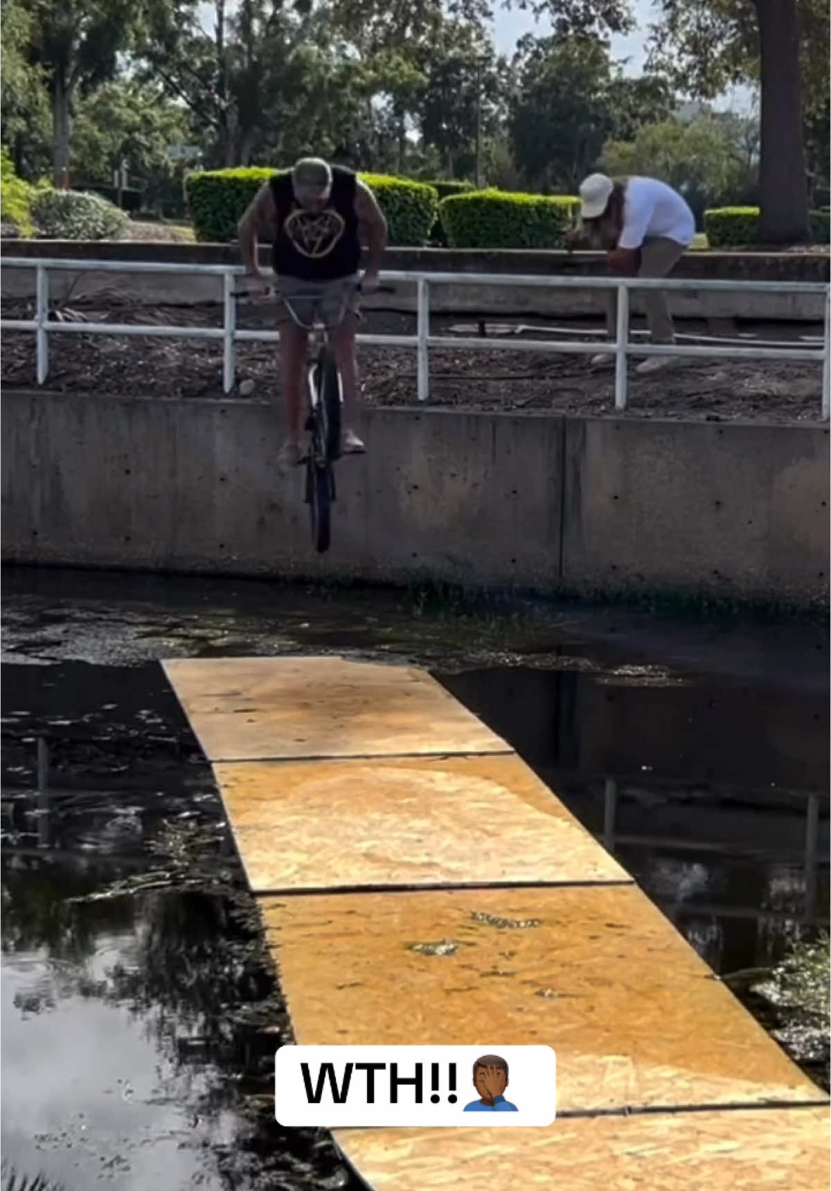 A post by @officialreggiecouz on TikTok caption: Bro like whyyyyyy !! 😭😭 doing this with no health insurance I BET!! LMAOO
