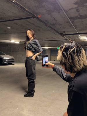 A post by @elsarca on TikTok caption: I asked him to take pictures of me.. @Thomas wu 