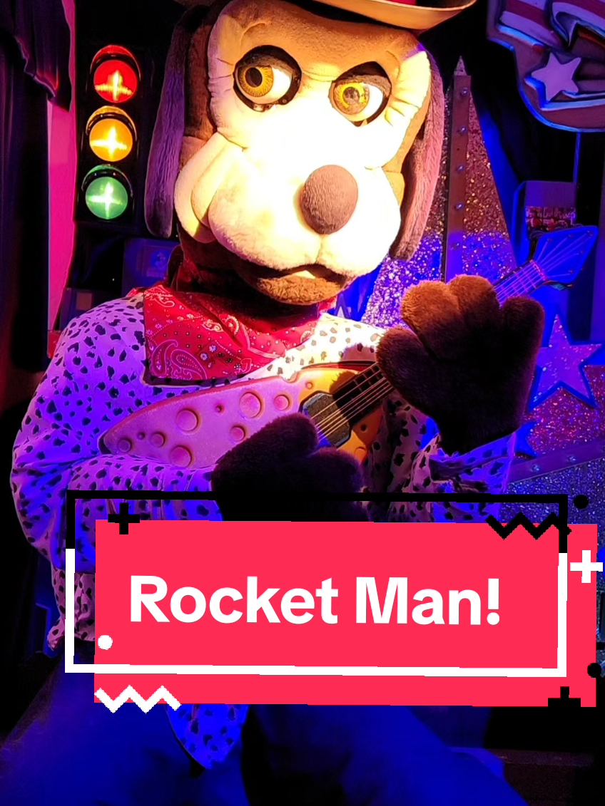 A post by @mattthefranchize on TikTok caption: Jasper performing Rocket Man from the January 1992 show aka Rock It Into Space! This version was programmed by me! #ChuckECheese #ForYou #ForYouPage #FYP #fypシ #JasperTJowls #Reggie #Animatronic #Robot #Stage #Lights #Lighting #Aesthetic #1992 #RockItIntoSpace #RocketMan #EltonJohn #Performance 