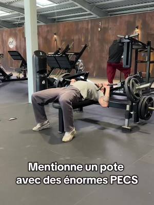 A post by @levraibouseuhh on TikTok caption: Mentionne un pote avec des pecs énorme