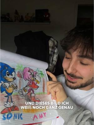 A post by @merdyyyyy on TikTok caption: Wir bewerten alte Bilder aus meiner Kindheit !! 😎✨ #kunst #zeichnen #bewerten #Art #sonic #anime 