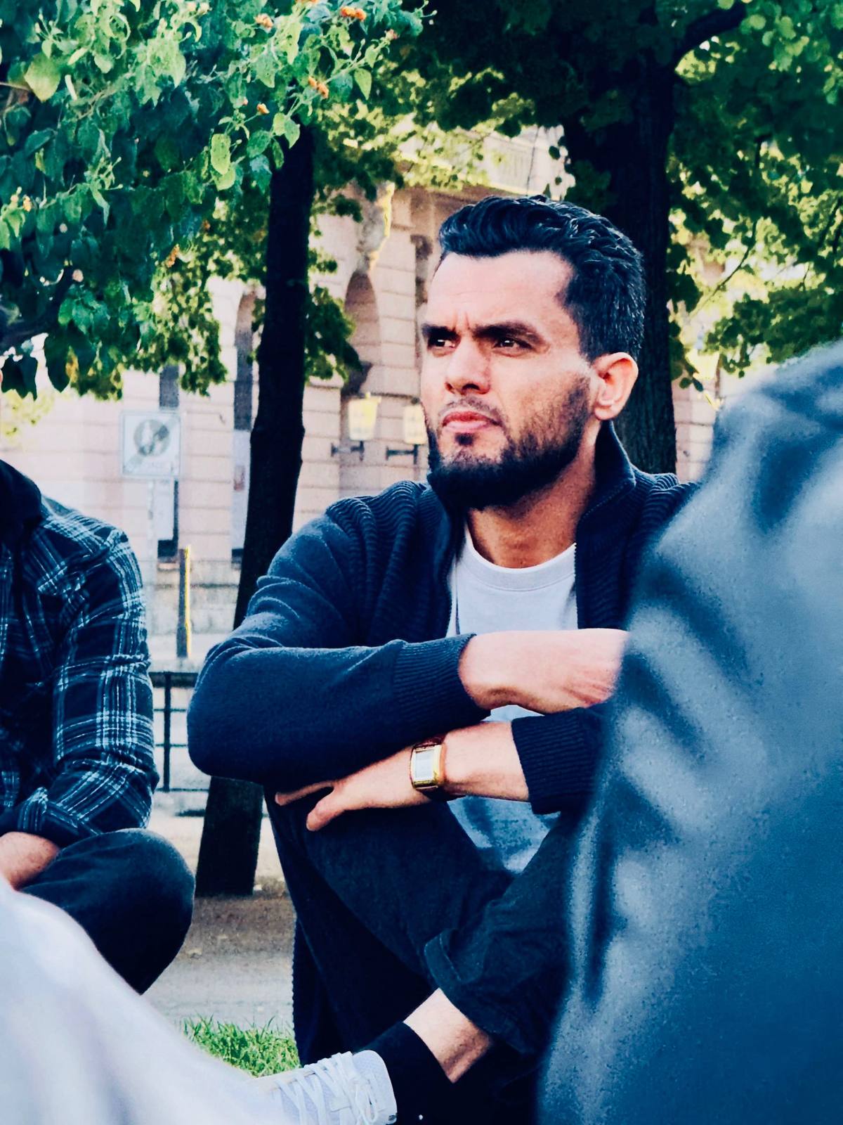 A post by @koga_sinzai on TikTok caption: #koga🇧🇪❤️🇦🇫 