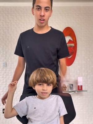A post by @jaobastos on TikTok caption: Ele não cai mais nas minhas trolagens😭 #trolagem #irmaos #triste 