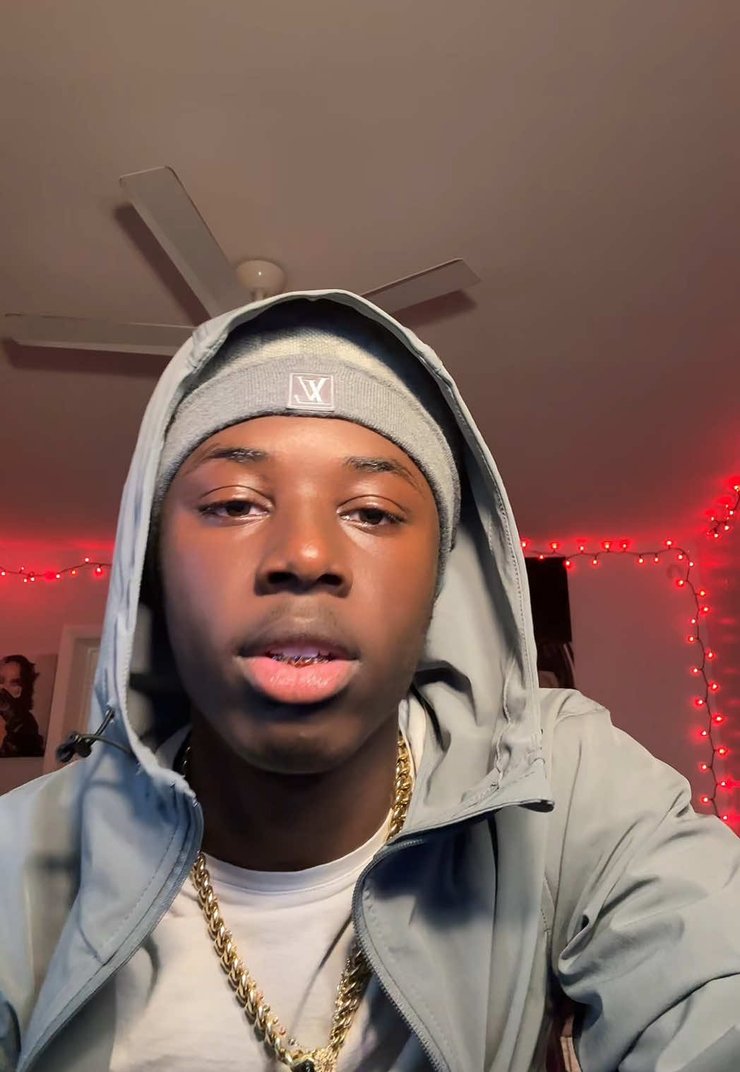 A post by @alxwrld on TikTok caption: #fyp #alexhibbert 