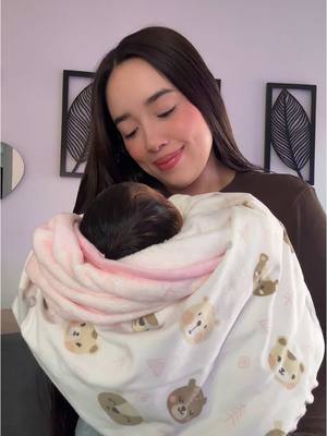 A post by @nicolebernaal on TikTok caption: Estoy ENAMORADA de mi HIJA 🥹🤱🏻❤️