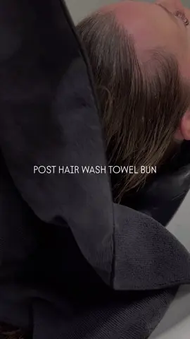 A post by @bmariee3 on TikTok caption: Cause we not gonna have you looking like a wet dog around here 🤗  #towelhair #towelwrap #houstonhairstylist #behindthechair #htx #sugarlandtx #hairtransformation #salonlife #healthyhairjourney #salonlife #styledbyb #healthyhair #richmondtx #richmondtxhairstylist #sugarlandhairstylist 