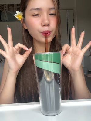 A post by @meiqueen111 on TikTok caption: ទឹកដូងជាមួយកាហ្វេខ្មៅ = ឆ្ងាញ់អត់ឡើងគីឡូ#foryoupage❤️ #food #cambodia 