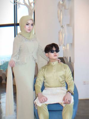 A post by @razor.fathanah on TikTok caption: Melayu Outfit💚