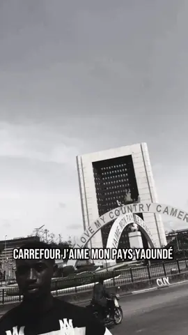 A post by @sheck.body on TikTok caption: Carrefour j’aime mon pays Yaoundé #artist #tableau #sheckbody 