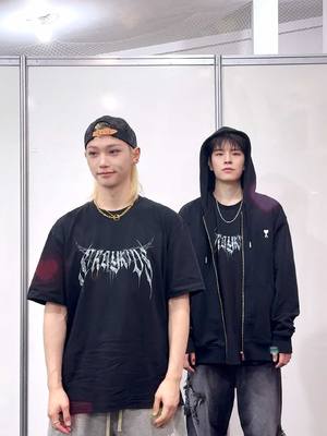 A post by @jypestraykids on TikTok caption: 당신의 댕냥을 𝒫𝒾𝒸𝓀 𝓊𝓅! ✧°₊·♡∗ #StrayKids #스트레이키즈 #필릭스 #Felix #승민 #Seungmin #YouMakeStrayKidsStay 