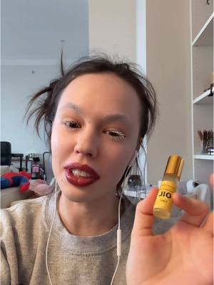 A post by @instasamka on TikTok caption: обзор косметички в машину🫶🏻