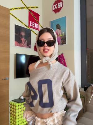 A post by @avivuni on TikTok caption: 0000000☀️🤪