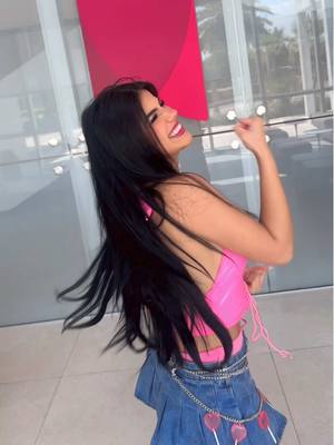 A post by @marianamiamorch on TikTok caption: Hoy estamos en Telemundo ❤️ Miami📍