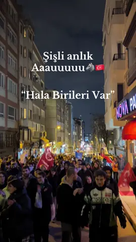 A post by @arg3.s on TikTok caption: Işıkları açıp kapamaları çok tatlı bi de tencerelere falan vuruyorlar hala birileri var ya 