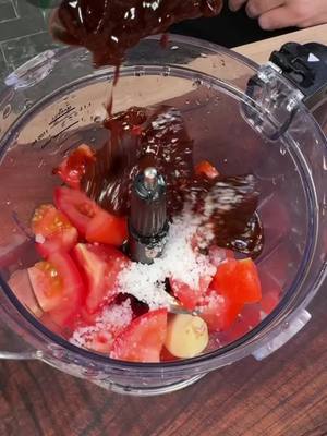 A post by @elmas.salsa55 on TikTok caption: Salsa taquera de chipotle #fyp #receta 