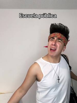 A post by @salinas_j.c on TikTok caption: Cuando te vas a pelear escuela privada vs pública 😂