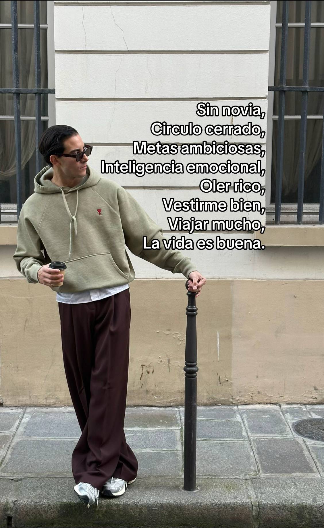 A post by @emilianomedgil on TikTok caption: Sé lo que buscas, no busques afuera lo que te falta dentro. 