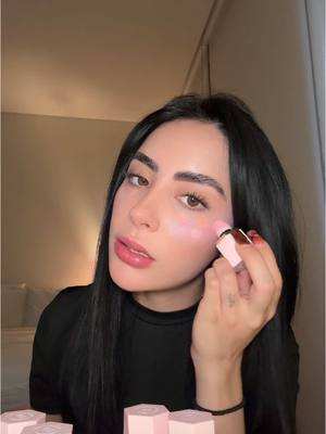A post by @amarantavp_ on TikTok caption: Probando los nuevos tonos de los blushes de @SHEGLAM ✨ #SHEGLAM #SHEGLAMBlush #SHEGLAMLiquidFam
