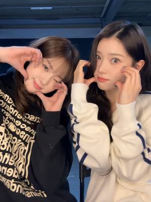 A post by @official_kep1er on TikTok caption: 🐱🐯𝒄𝒉𝒖💜 #Kep1er #케플러