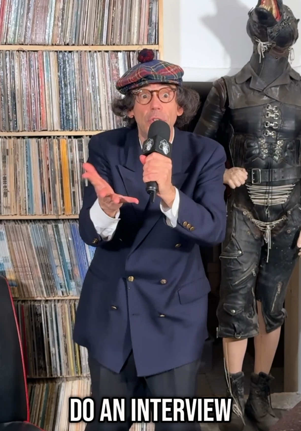 A post by @nardwuar on TikTok caption: Every Canadian Election I approach all the different party leaders and see if they will do an interview / Hip Flip. Here’s a clip of Canadian NDP leader Jagmeet Singh . Check out the *FULL* clip in my BIO . Doot doo ! @Jagmeet Singh #jagmeetsingh #canadianelection  #nardwuar #hipflip #nardwuaredits #dootdoo