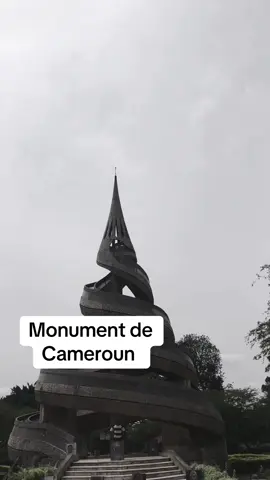 A post by @sheck.body on TikTok caption: Monument emblématique du cameroun #allemagne🇩🇪 #durmund #artist 