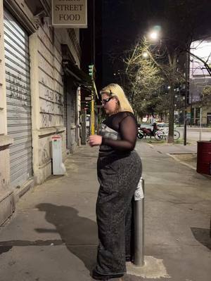 A post by @bigmamaalmic on TikTok caption: VOGLIO UNA VILLA UNA VILLA UNA VILLA UNA VILLA 