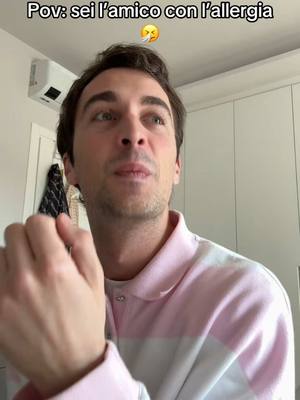 A post by @mattiastanga on TikTok caption: HAI UN FAZZOLETTO?✨ #allergia #starnuto #primavera #fiori #allergie #ragazzi #perte #neiperte #viral 