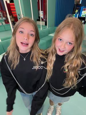 A post by @victoriaportfolio on TikTok caption: Кто любит сидеть возле окошка?