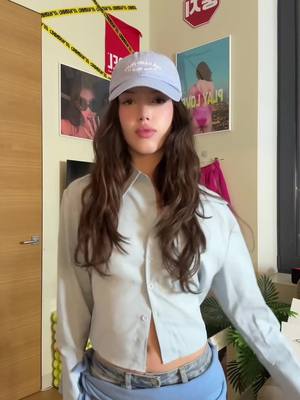 A post by @avivuni on TikTok caption: #avi 