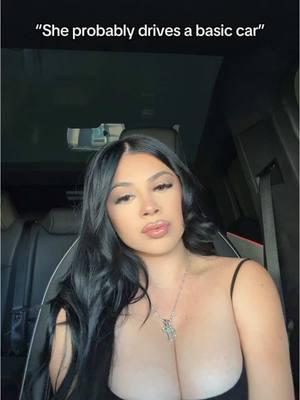 A post by @bellaretamosa on TikTok caption: 🖤