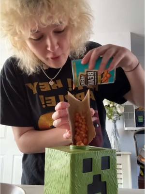 A post by @tukibirdd on TikTok caption: Sorry I dissapeared let my beans on toast make up for it@billy 
