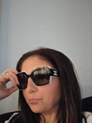A post by @2001heidy on TikTok caption: #fyp #justforlaughs 