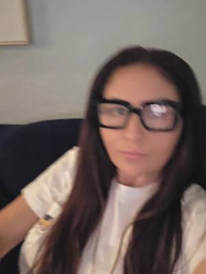 A post by @2001heidy on TikTok caption: #glasses #fyp #sequiensoy 