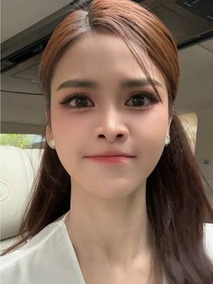 A post by @engfa32 on TikTok caption: แก้มยุ่ยไม่จ๊อบบนะ !! #อิงฟ้าวราหะ #อิงฟ้ามหาชน #engfawaraha 