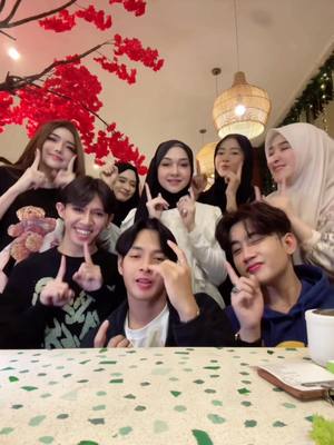 A post by @razor.fathanah on TikTok caption: Yeeyy kumpul lagi buat meeting sesuatu😍