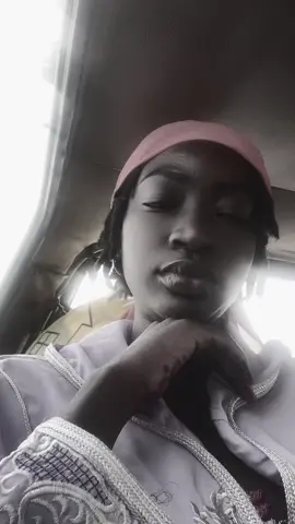 A post by @ndeyendigueulfall on TikTok caption: ##yayefallndigueulélémentbayam @BeLeL Hijaab 🧕🏽 @Ndém création 🩵🖤🩵🖤🩵🖤 @Le prince bayou goor🖤🤍 @Kham cheikh Adama Gueye djotna @Seringe mababou gueye 