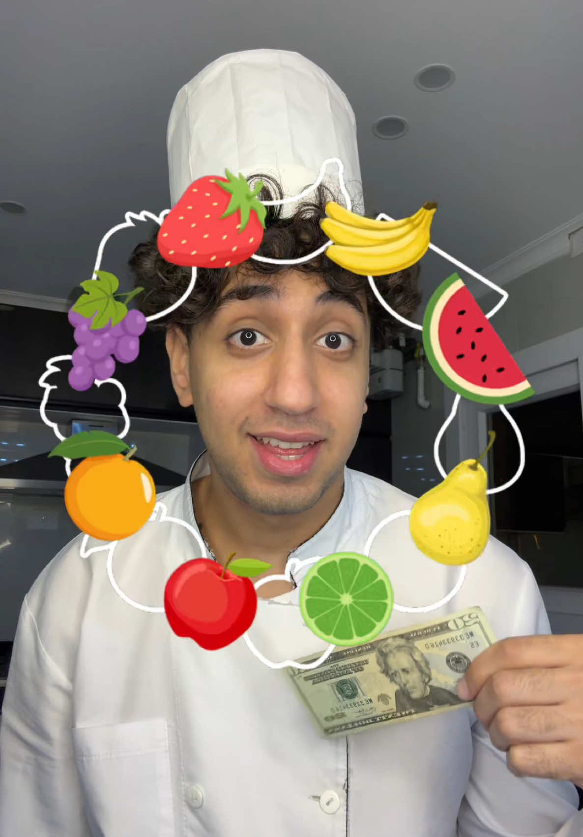 A post by @linguini on TikTok caption: #ratatouille #linguini👨🏻‍🍳 #foryou #challenge #funny #fun #fyp 
