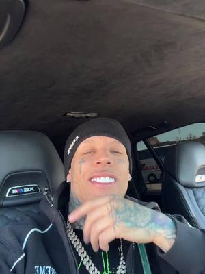 A post by @mambolosco on TikTok caption: HUH SPALLE COPERTE IN QUALSIASI QUARTIERE DITALIA LOSCO E OK 🗣️